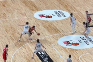 视野无敌！河村勇辉这传球到底是怎么传出来的？